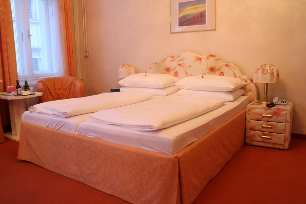 Schweizerhof 3* Viena